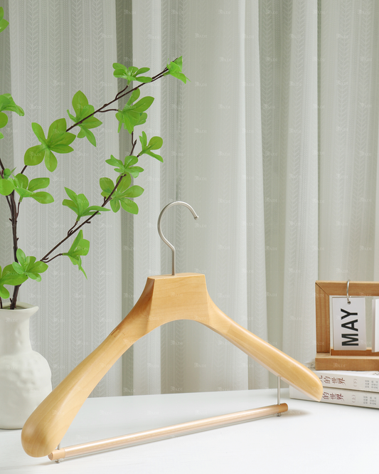 Understand in 5 Minutes: Why Luxury Retailers Choose Custom Wooden Hangers