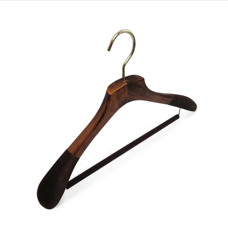 Wooden Hangers With Velvet Shoulder