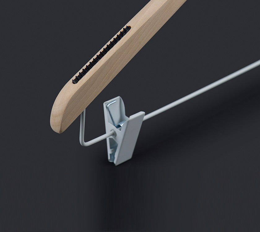 Anti Slip Wooden Hotel Hanger With Clips