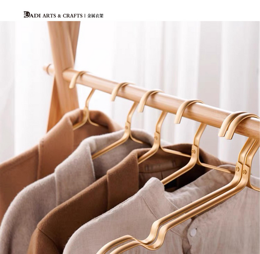 Customized hanger: the Last Item You Need to Make Your New Home Perfect