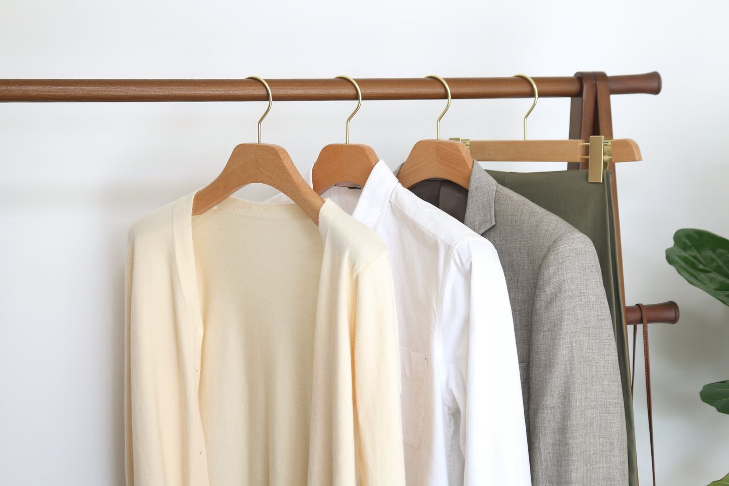 Beech Wood Hanger With Flocked Round Pole
