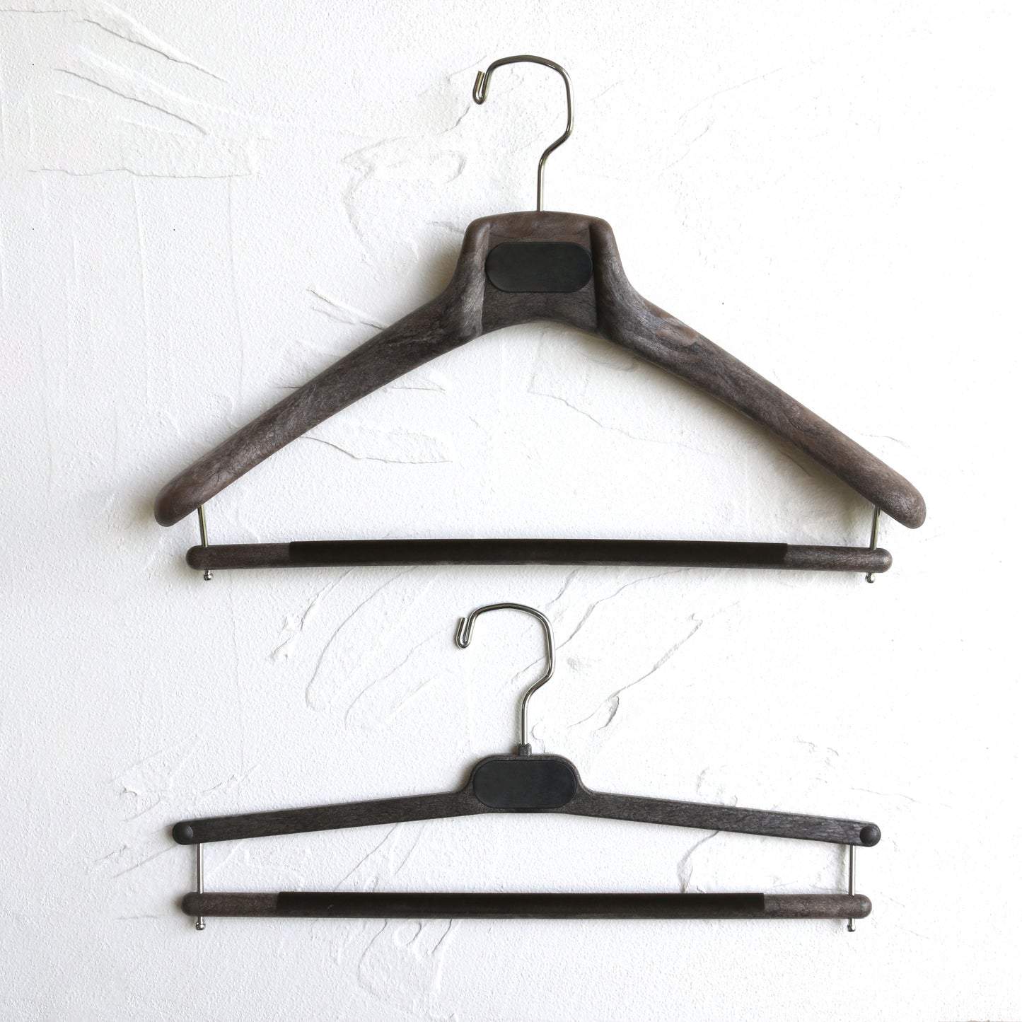 Brown Color Plastic Pant Hangers With Metal Plate Logo