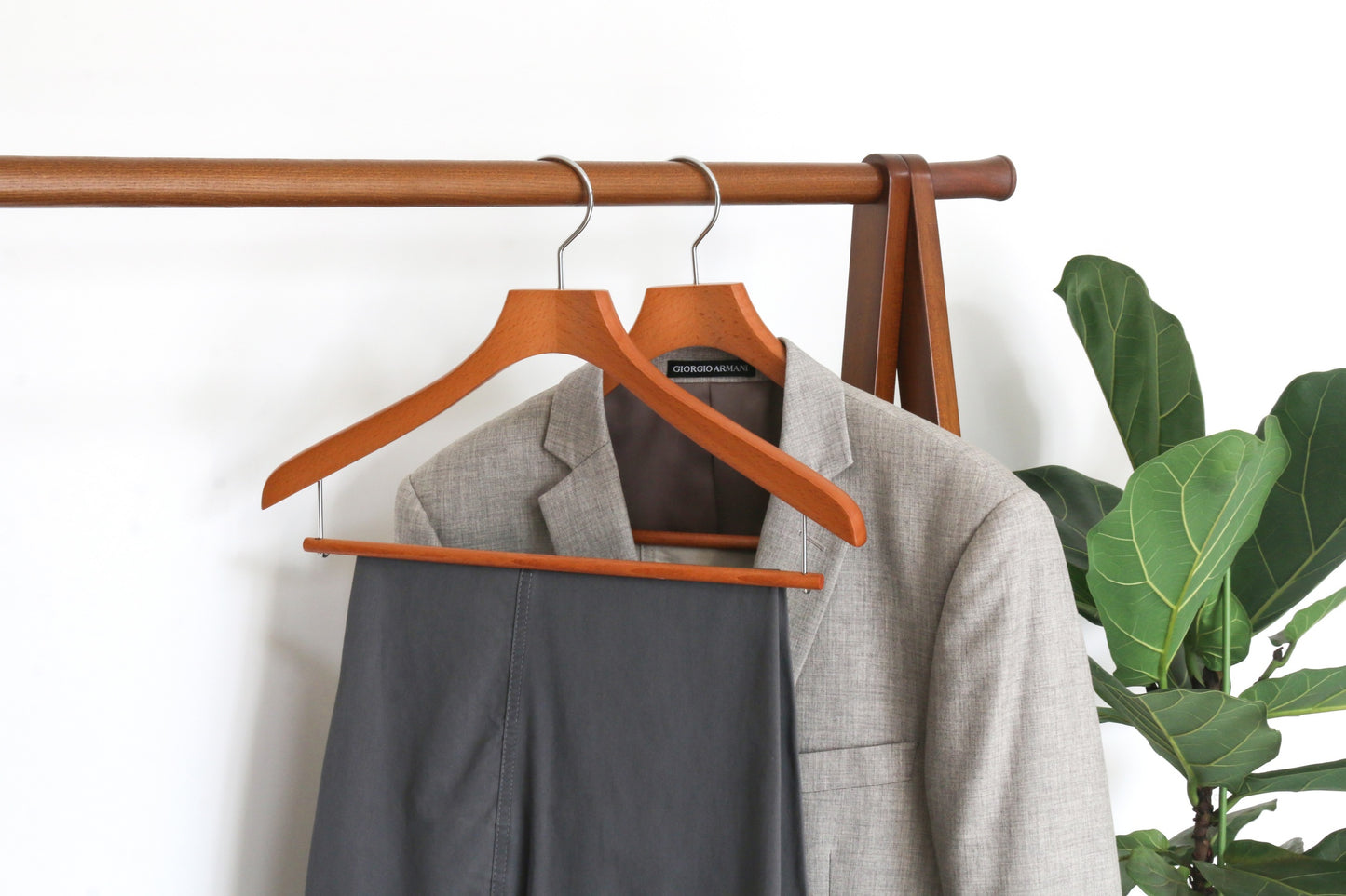 Brown Color Beech Wood Hanger With Round Pole