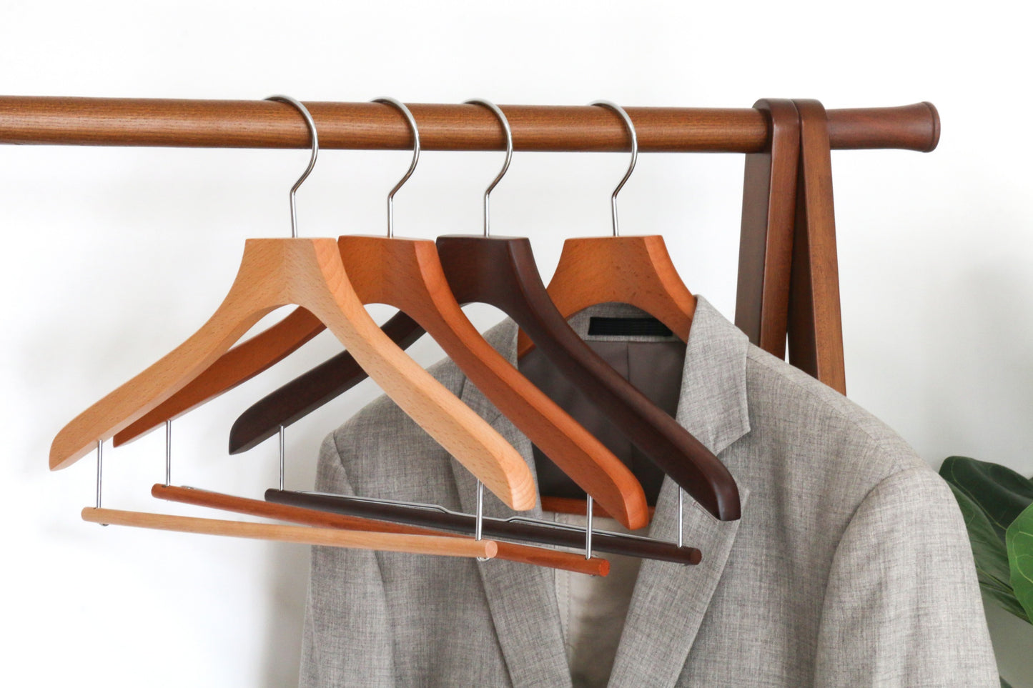 Natural Beech Wood Hanger With Round Pole