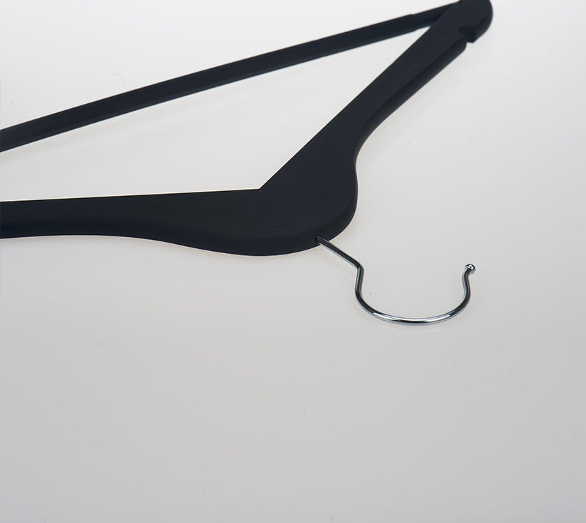 Black Plastic Clothes Hangers With Trouser Bar